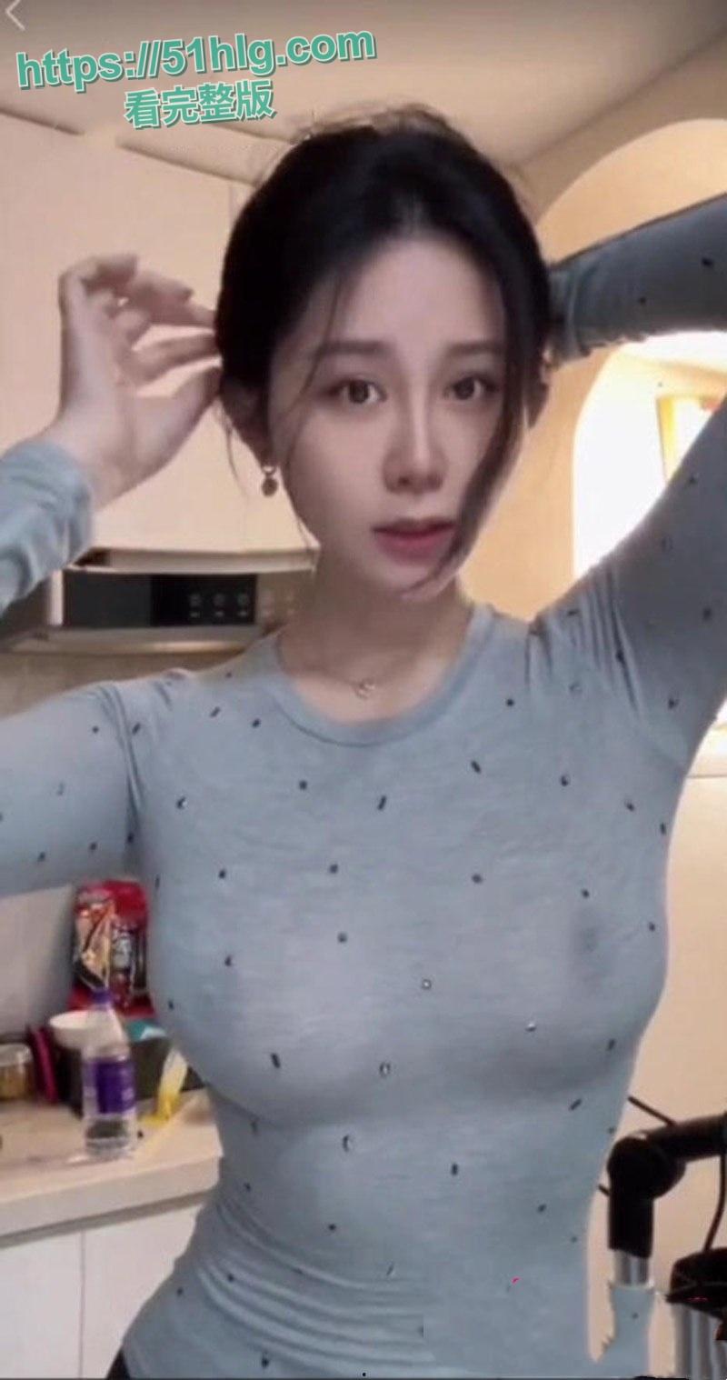 【浙江】健身教练【Monica】咸鱼卖货内卷升级！真空卖衣乳头若隐若现，巨乳蜂腰尽显淫荡本色-1