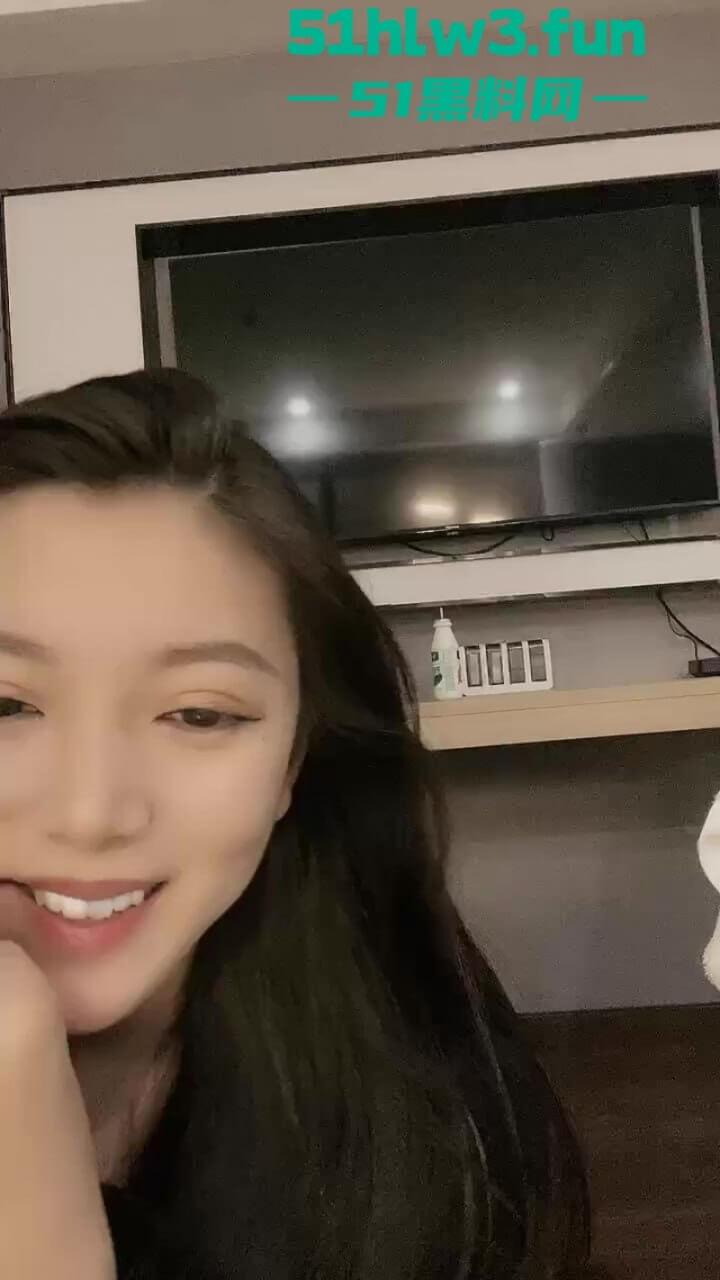 女神【奶球】时隔两年火辣回归，酒店直播约炮猛男一夜三次不停歇，激情视频流出。-2