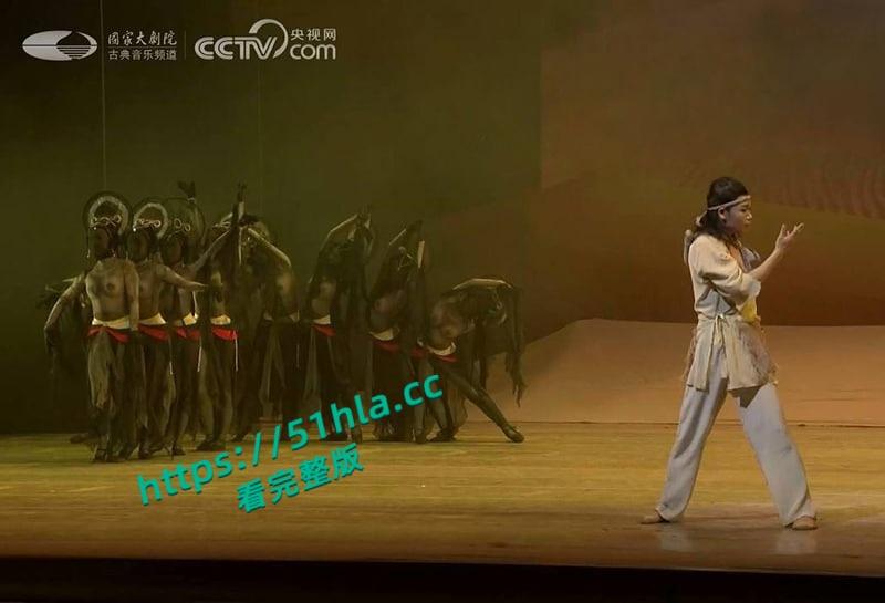 央视网直播经典舞剧【大梦敦煌】惊现露乳装,飞天神女纱裙薄透,近乎赤裸美乳全露,高雅艺术变人体秀!-2