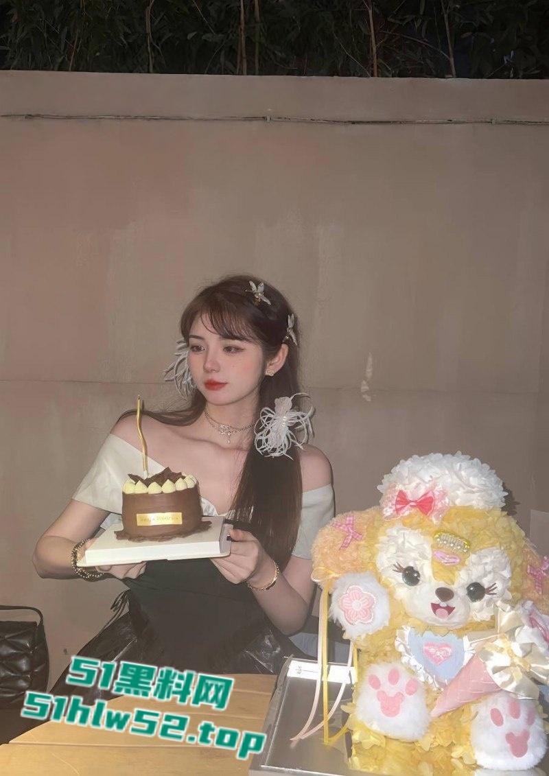 天津滨海职业学院【焦欢】脚踏两船私生活混乱，背着男友出轨招生办老师被，私密写真与做爱视频曝光泄愤！-2