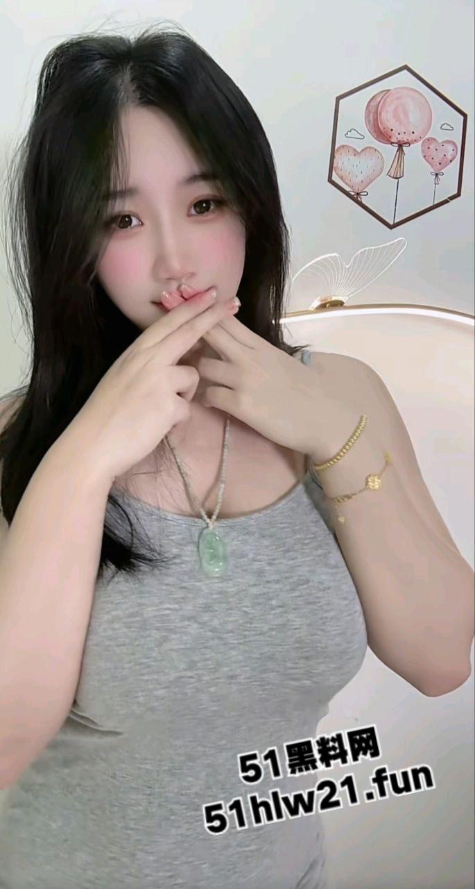 抖音14万粉网红【末世唧唧】人前甜美人后骚反差巨大，6分钟逼脸同框抠穴视频独家流出。-1