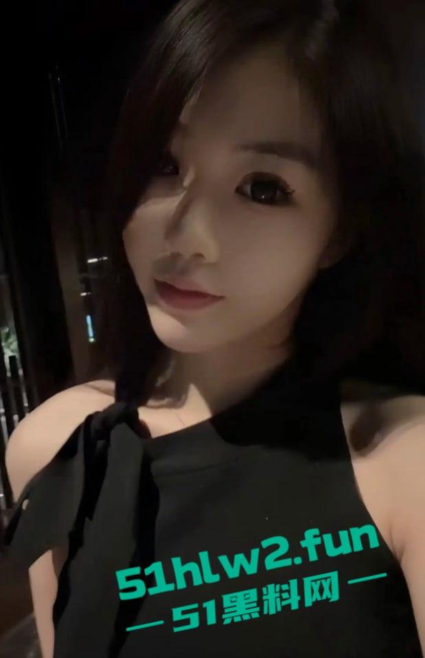 抖音【杨思睿】仙女皮全掉光2000块卖骚定制片疯传，这货原来是专供金主的私家母狗？-2